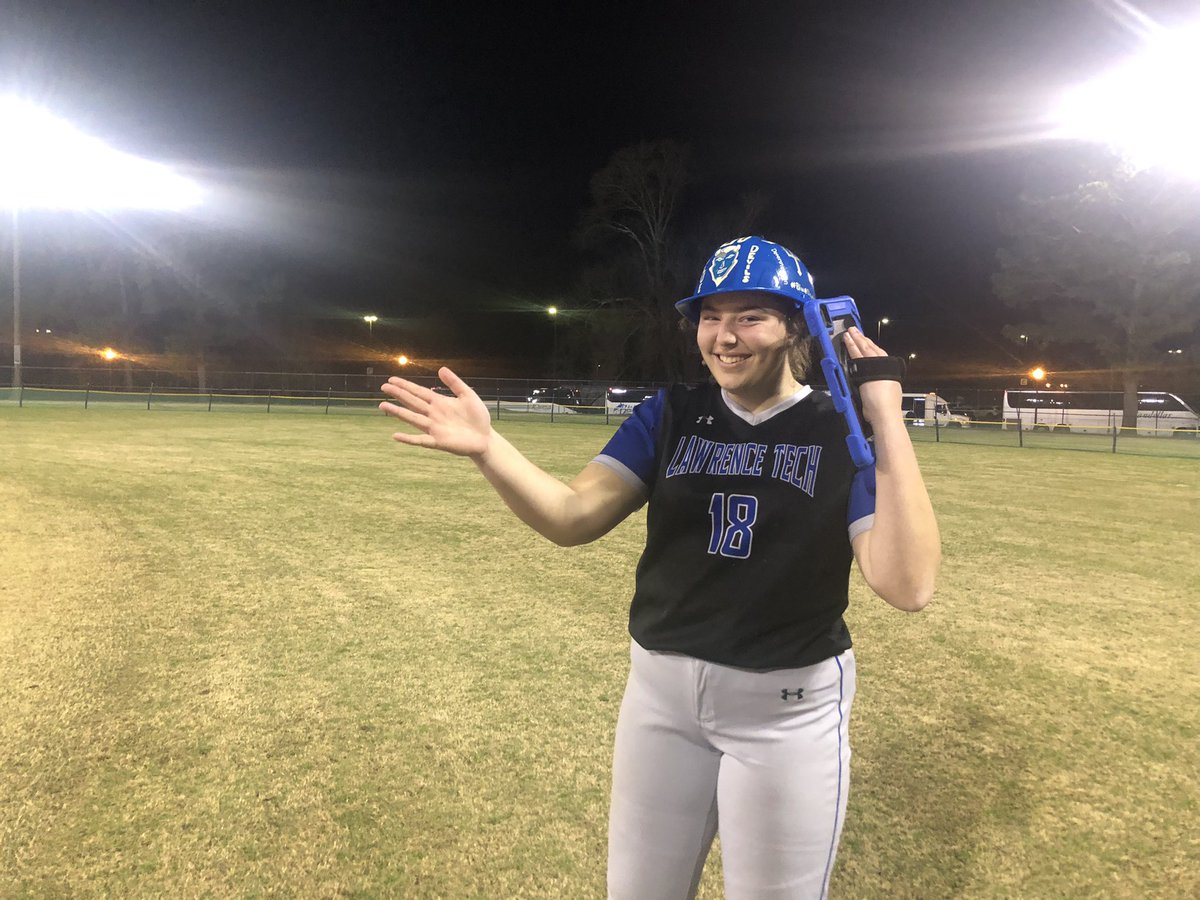 LTUSOFTBALL's tweet photo. Awards from the Game Tonight! Schriber showing her Mudita spirit with the sprinkler, Gloriana and Courneya with the big hits, and Lily with the great plays๐๐ป #WeB4Me #flytrue https://t.co/GMOS3THtvv