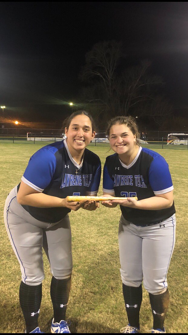 LTUSOFTBALL's tweet photo. Awards from the Game Tonight! Schriber showing her Mudita spirit with the sprinkler, Gloriana and Courneya with the big hits, and Lily with the great plays๐๐ป #WeB4Me #flytrue https://t.co/GMOS3THtvv