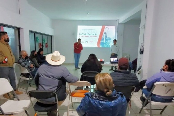 HumbertoZurita_'s tweet photo. 📍 #NombreDeDios | Aquí vamos a hacer frente a nuestros retos, aceptando la nueva realidad que nos lleva a cerrar filas haciendo resurgir al PRI desde la base. Aquí hay disposición, unidad y mucha voluntad de salir adelante. ¡Con todo, a ganar! #SíPodemos
#ActivismoPRI https://t.co/IFJo94Br6A