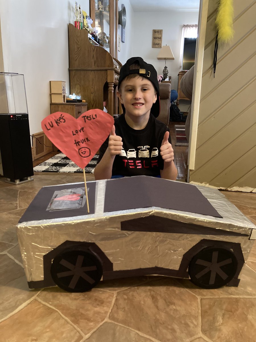 jypser's tweet photo. @elonmusk made a cyber truck valentine’s day box with my kid. forgot to post it! #tesla #cybertruck https://t.co/1s9ObkWjcJ