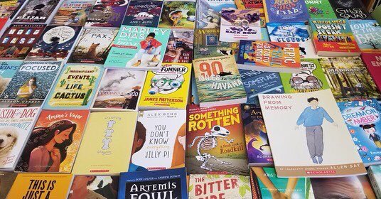 savewrightms's tweet photo. books and participate in a raffle to win books for their libraries at home. 
@wchester_ldwest @boarddistrict2 scott_at_lausd @nickmelvoin @nickmelvoinbd4 @jackie4lakids @kellyforlaschools @lausdbd7 @LAUSDSup https://t.co/t2S5VpNwM3