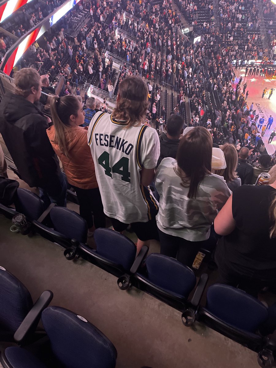 Best jersey in the house tonight for the ⁦@utahjazz⁩ game! 🇺🇦