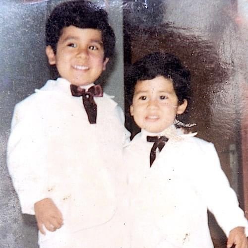 MarcoEyzaguirre's tweet photo. Hace casi un año mi hermano se quitó la vida.

Fue una persona hermosa y un accidente en el 2018 lo dejo cuadripléjico, desde ahí, su vida se vino abajo. Busco respuestas y nada me ayuda a entender porqué mi ferrito bello ya no está conmigo.
…
Mi Jose, me haces tanta falta. https://t.co/87ciEGOLTp