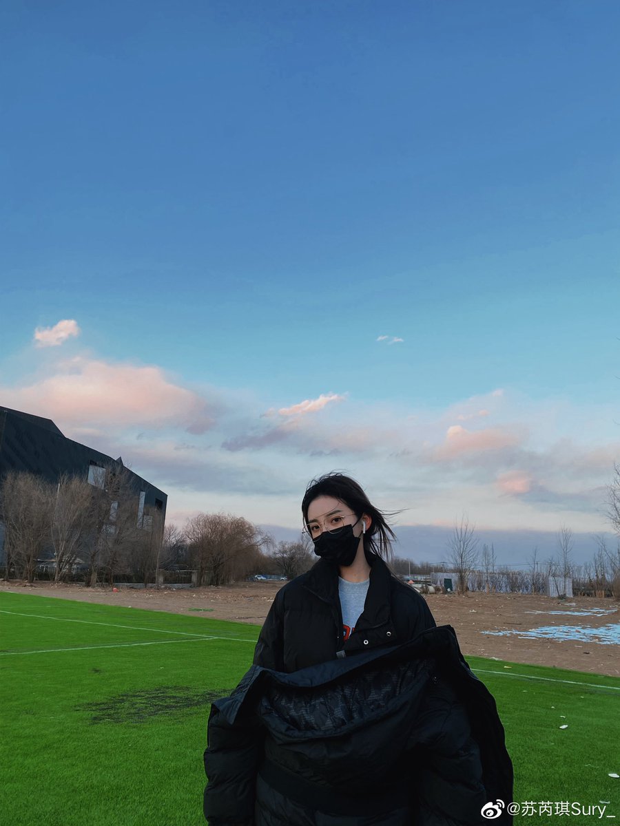 suruiqie's tweet photo. Have a pleasant weekend, everyone 💙 https://t.co/he7eDBbTgH