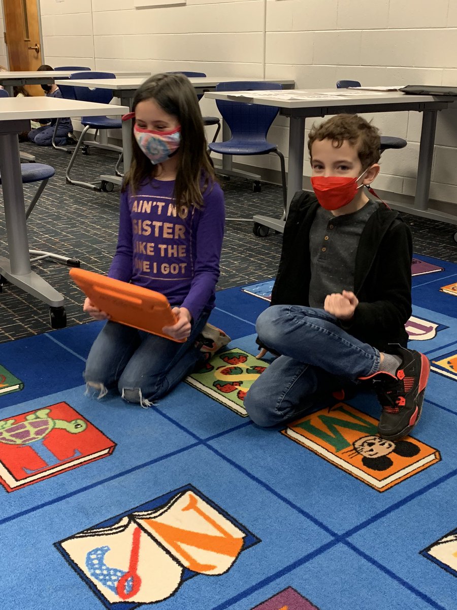 anchorgalEDU's tweet photo. Fun way to end the day!  3rd graders having fun with our Dash robots.  #learningthruplay #PBIS #CSforALL #vbits @krismith502 https://t.co/LEzanrB4oO