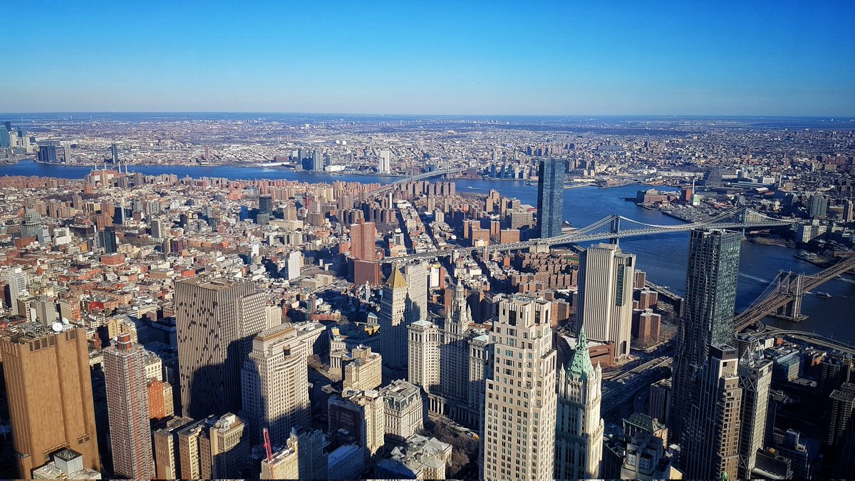 4nt01n3's tweet photo. La vue depuis le one world trade center est simplement hallucinante 🤩 https://t.co/BX0A5LFnJS