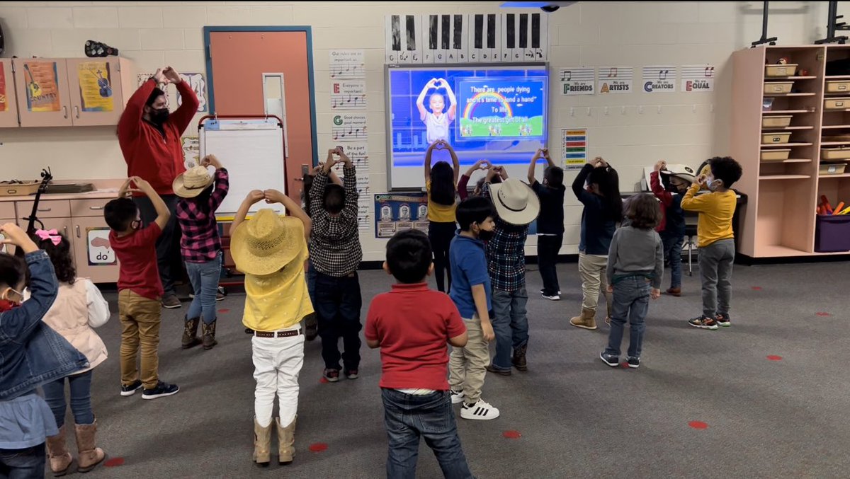 MattMPariseau's tweet photo. Clark Primary students and staff were decked out in their western wear as they celebrated #SpringGoTexan Day but the commitment to learning is always center stage as we fulfill our portrait of a graduate promise through #EveryStudentEveryTeacherEveryDay @SpringISD @ClarkPrimary https://t.co/0fZguWU3ve