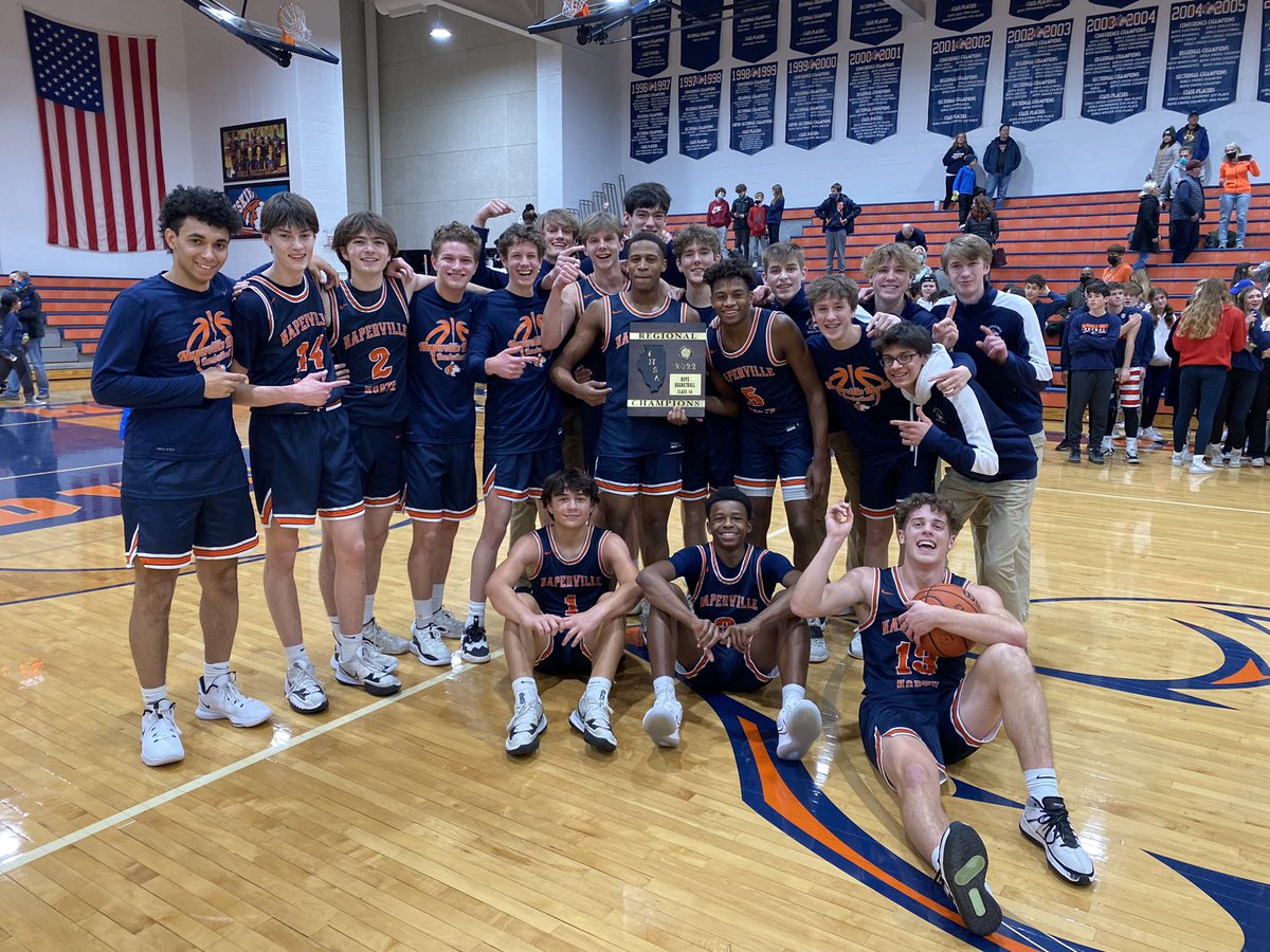 BOYS BASKETBALL: Congratulations to Naperville North capturing a regional title 37-26 over Lake Park. Up next the top team in the State Glenbard West. <a href="/NNHS_Basketball/">Naperville North Huskie Basketball</a> @NNathletics