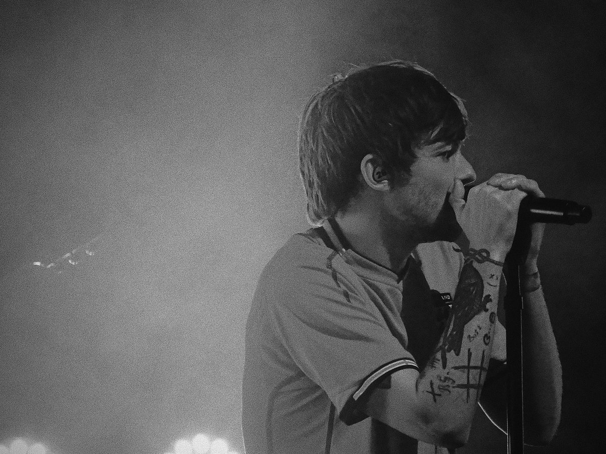 andreathais_07's tweet photo. @toursdaiIy I vote for #Louies as the #BestFanArmy for #iHeartAwards 18 https://t.co/DSuPETpSVp