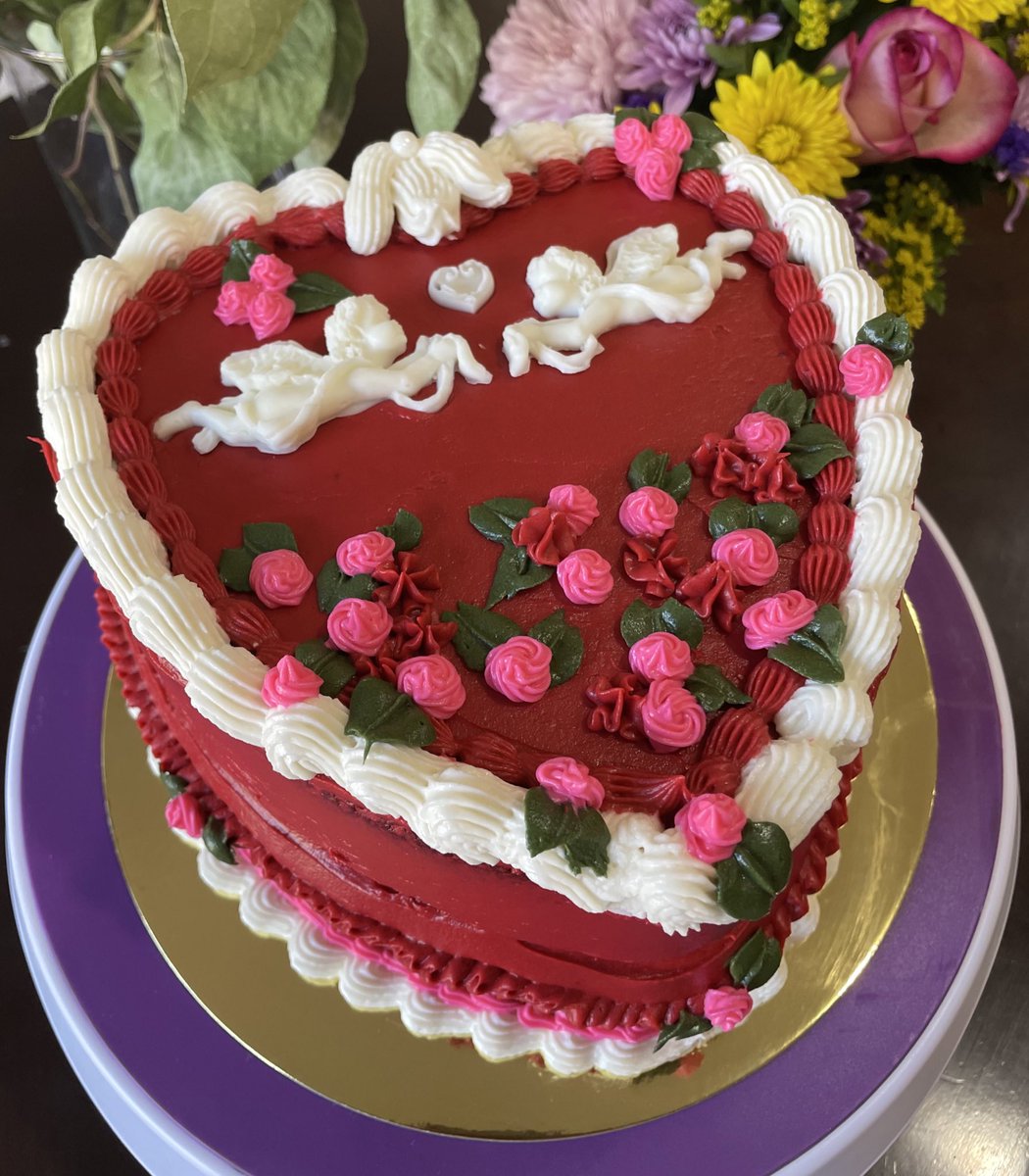 sofzzle's tweet photo. made this cake today <3 https://t.co/apHbcbtgCu