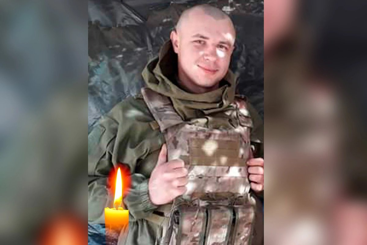 Ukrainian Marine Vitaly Skakun is hailed as a hero after sacrificing his life to blow up the Henichesky Bridge.Russian column was advancing and there was no time to detonate it remotely.Skakun radioed his unit and told them he would do it manually, saying goodbye #WARINUKRAINE