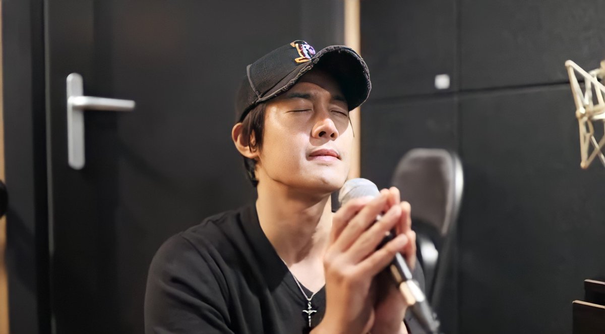 amparoguzmanr's tweet photo. No dejes pasar a este #kimhyunjoong de la suerte, pidiendo a Henecia que disfrutemos de su próximo concierto gratuito.

#Kimhyunjoong 
#KHJ_freeonlineconcert https://t.co/spDts7zI6T