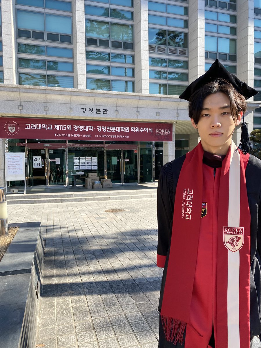 Demian_tweet's tweet photo. I'm graduated!
Thank you for celebrating my graduation and you're the reason why I can leave the school with satisfaction
Now, I'll move on from my safe zone and concentrate on my real goal and dream, that isn't on the school curriculum
Thanks again👨🏻‍🎓 https://t.co/emHICfhSuS