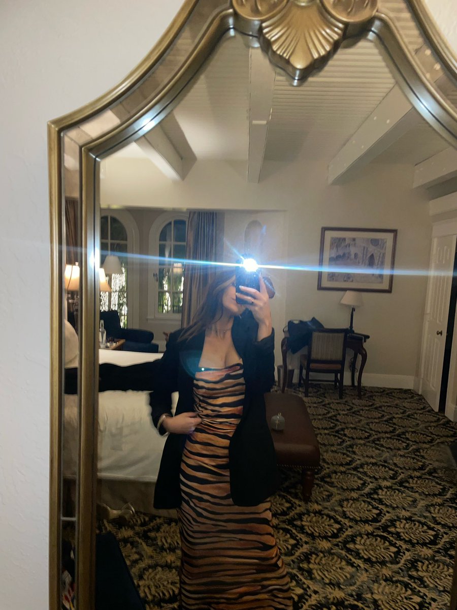SarahStrubleMD's tweet photo. Med prom is a highlight of med school. A bunch of adults going to prom? Yes ty. https://t.co/BHGrzjlFG0