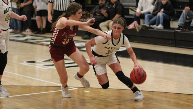 U_C_Reporter's tweet photo. The Upperman Lady Bees are moving on in the region tournament after taking down Tullahoma on Friday. STORY and PHOTOS: https://t.co/x6X2d7UteV #UCReporter https://t.co/SdUVkYpUuU