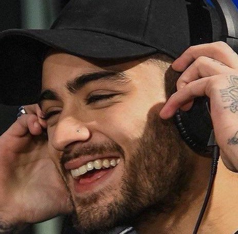 _zourrybot's tweet photo. zourry smiles ❤️‍🩹 https://t.co/wOXzLEk3t0
