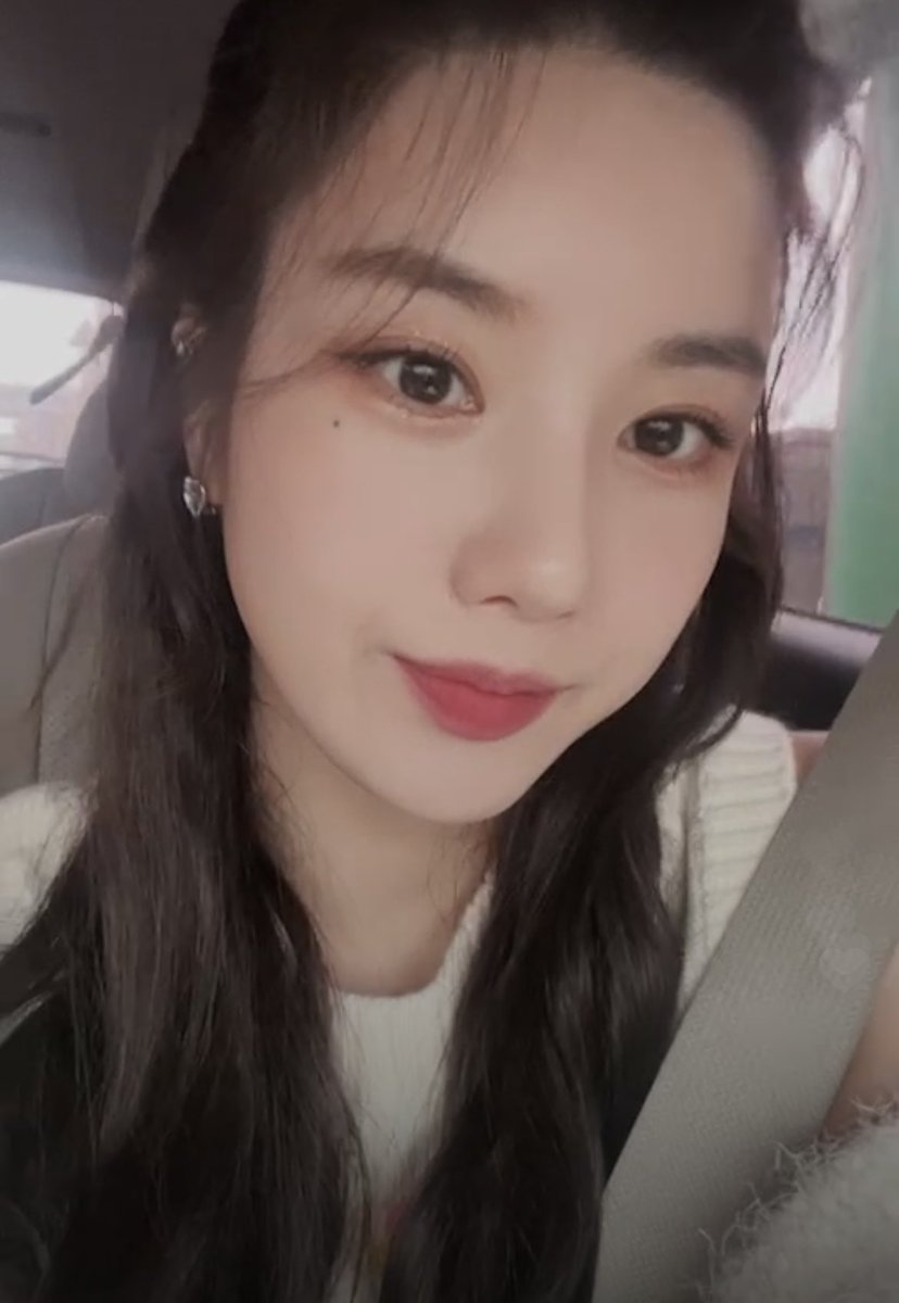 kwoneb_capture's tweet photo. 오늘 너무 애기토끼 https://t.co/BGPzglQoGL