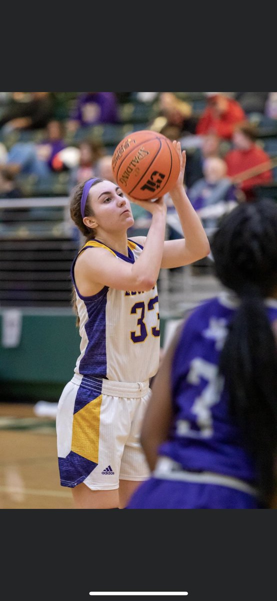 Poolishness's tweet photo. @RegRandle12 @txelitebball @lawrenck2001 @jasonterry31 @TXHSGBB @clarapool33 Clara Pool headed to the Elite 8. Nicely done CP! https://t.co/dmYemSw1q7