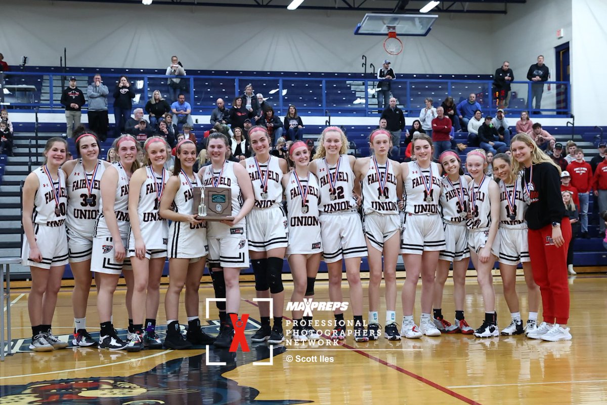 🏀 #ohssa D2 District Final - 43-38 Warren beats Fairfield Union to advance <a href="/WWarriorsATH/">Warren Warriors</a> <a href="/W_G_B_/">Warren Girls BB</a> <a href="/AthleticsFuhs/">Fairfield Union Athletics</a> <a href="/FUHSLadyFalcons/">Lady Falcons Basketball</a> <a href="/EFrantzMP/">Eric Frantz</a>