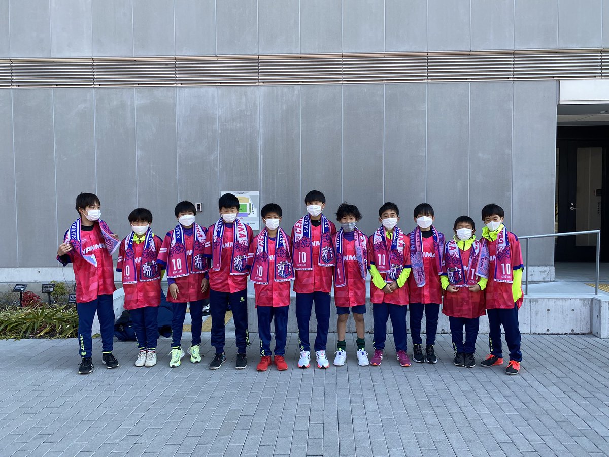 大阪市ジュネッスｆｃ 亮コーチ S Tweet セレッソのユニフォームとタオルをサプライズで頂きました 感謝です Trendsmap