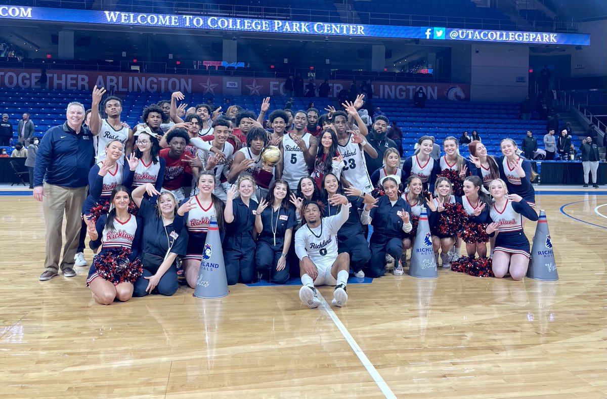 Richlandhigh's tweet photo. Your Richland Royals are Area Champions!! 68-49 over Arlington Seguin!  On to round three!! #RELENTLESS ⁦@BirdvilleISD⁩ ⁦@athleticsbisd⁩ ⁦@SportsDayHS⁩ ⁦@Richland_hoops⁩ https://t.co/QbP7HebEcO