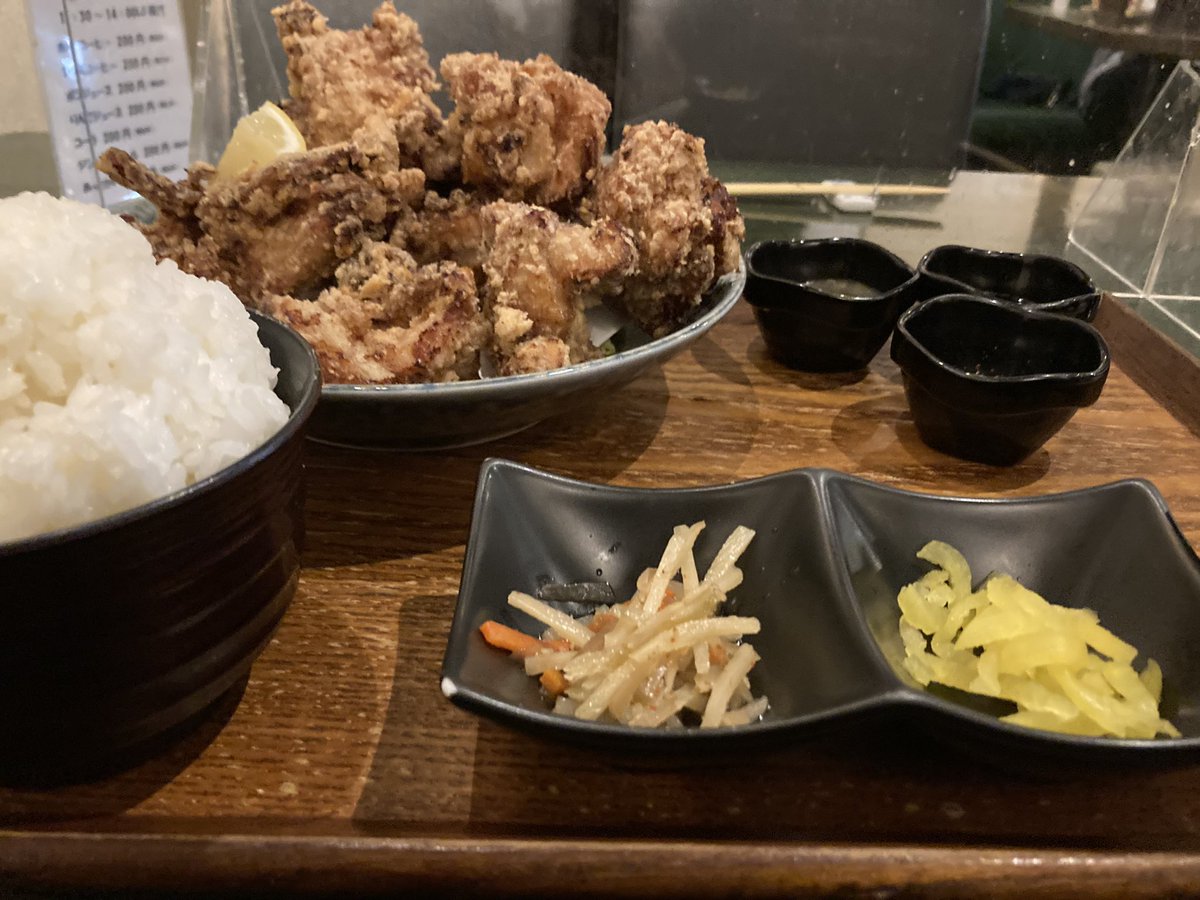 hitokot00524267's tweet photo. 今日はこの前テレビでやってた唐揚げ食べました😋ボリューム満点w

戦争やだね😡🙅🏻‍♂️ https://t.co/ODiu2XMt8L