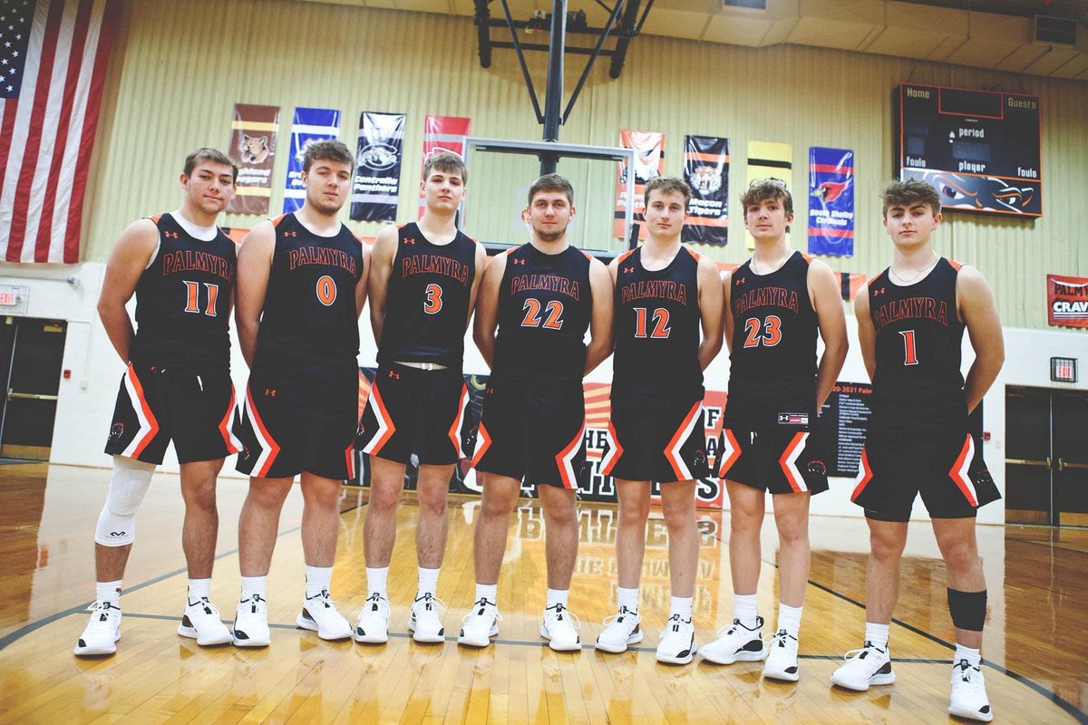 PtownPosse17's tweet photo. First off i want to thank everyone for the INCREDIBLE year and I also want to thank everyone who showed support. 🧡🖤 We love our seniors and we hope for success in their near future🖤🧡 https://t.co/bqMPEkETwF