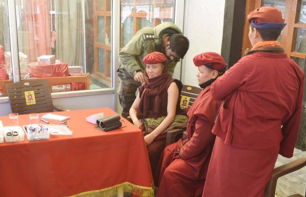 firefurycorps's tweet image. Reaffirming deep bonds &amp;amp; commitment towards people of Ladakh #MedicalCamp was conducted at Mahe Druk Gawa Khilwa Nunnery to assist the Nuns in harsh winters by #SnowLeopardBrigade #OpSadbhavna 
@adgpi
@NorthernComd_IA 
@Ig_ladakh
#IndianArmyPeoplesArmy