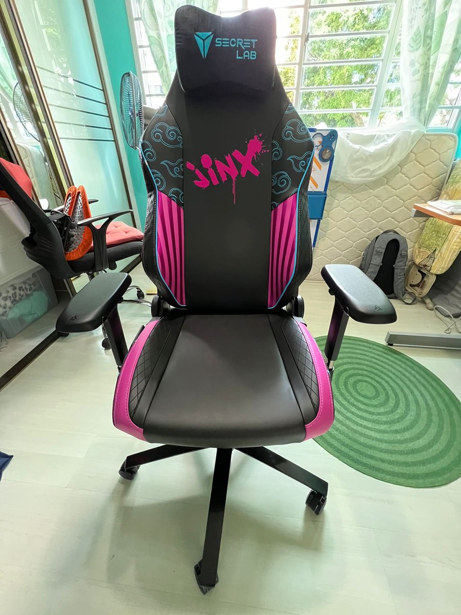 nayrblim's tweet photo. #Secretlab @secretlabchairs https://t.co/NTeM4gC00J