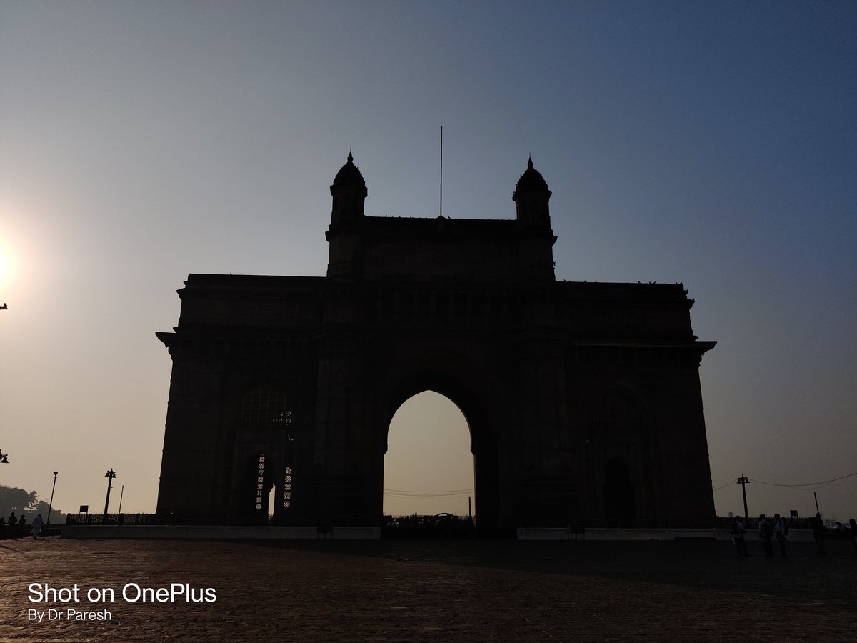 Paresh_Pawar_'s tweet photo. #माझाक्लिक 
#गेटवे ऑफ इंडिया ही दक्षिण मुंबईमधील एक इमारत.१९११ मध्ये पाचवा जॉर्ज आणि राणी मेरी यांनी भारताला दिलेल्या भेटीचे स्मारक म्हणून ही भव्य कमान बांधण्यात आली होती. याची पायाभरणी ३१ मार्च, १९१३ रोजी करण्यात आली व १९२४ मध्ये ही इमारत बांधून पूर्ण झाली. https://t.co/HDrUra66CL