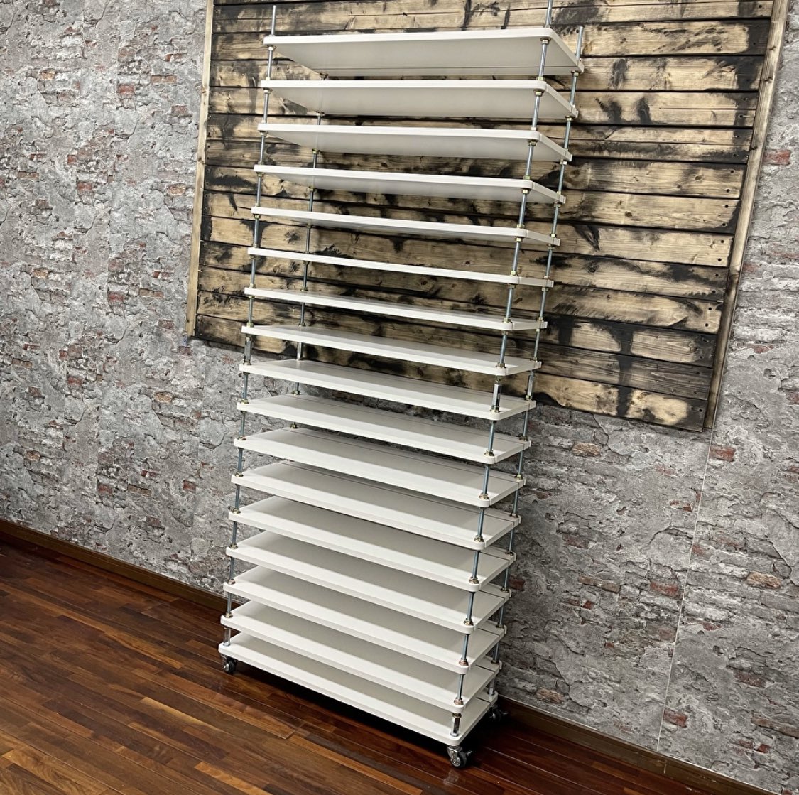 DEU Reptilesオリジナル スネークラック販売中です。 ・高さ調節が可能