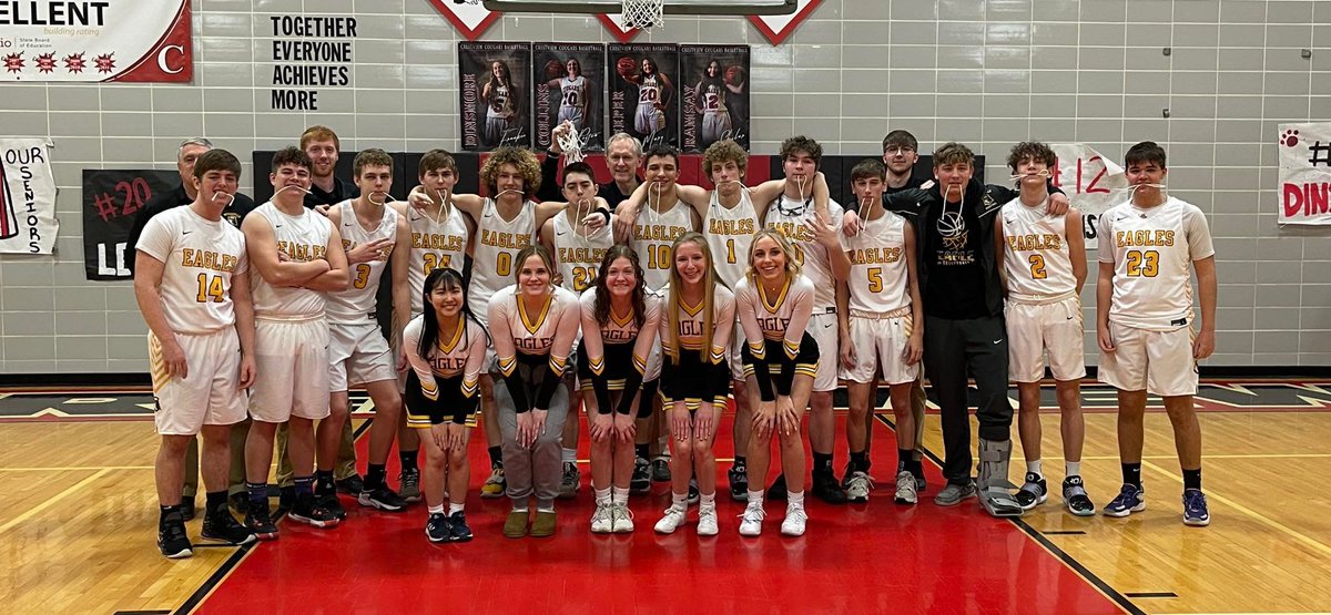 Mville_Hoops's tweet photo. Sectional Champs.  18-5. Only the 4th team in Monroeville history to win 18 games.  We are not done yet. https://t.co/LqqHJ5sc4I