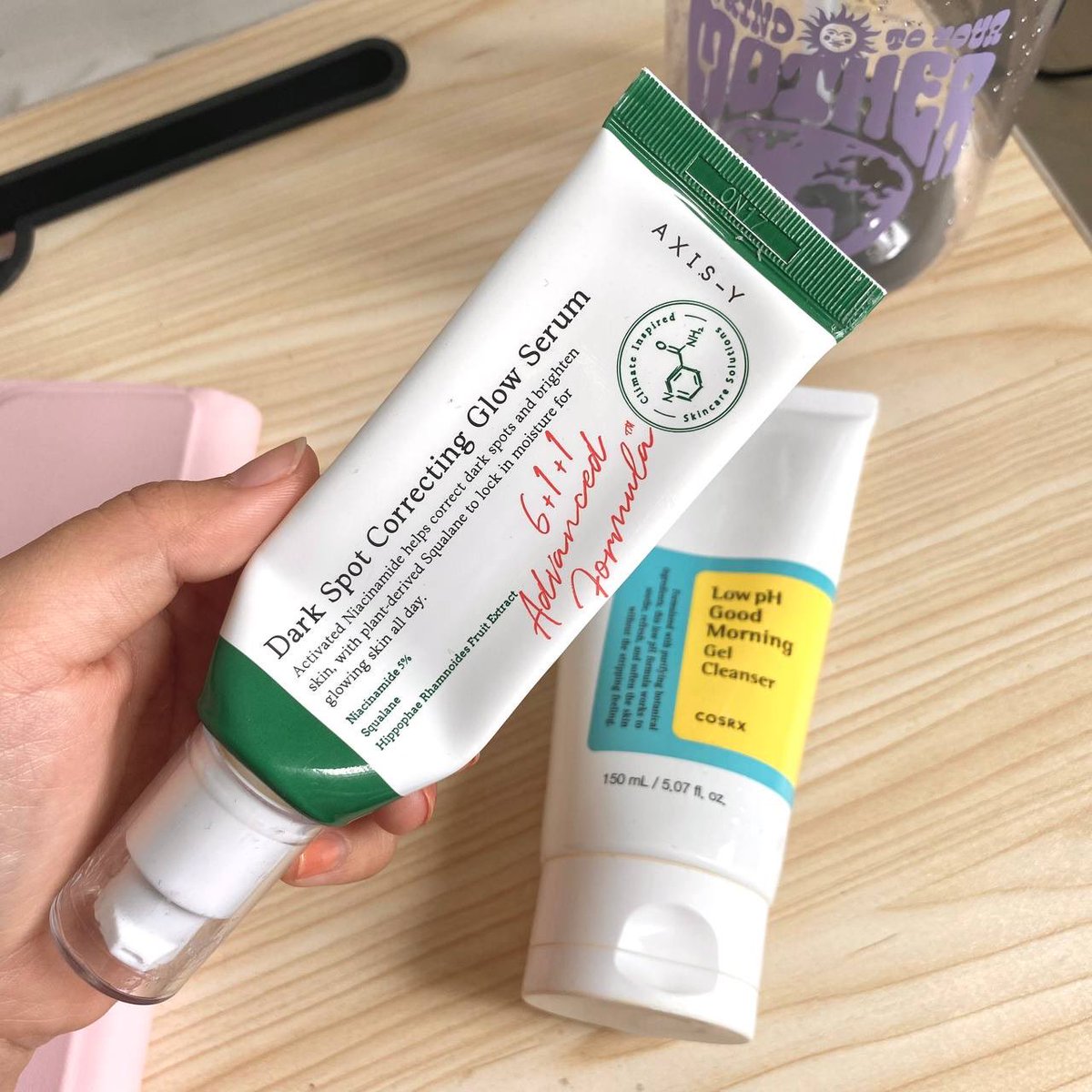 theiceraf's tweet photo. Pelik betul siot benda simple macam serum ni boleh buatkan aku berjaya pakai sampai habis, gentle beb tak skip sebab result dia padu. korang yang struggle dgn parut takyah berkira do sebab nanti menyesal tak try! 😭 

before kembung:                after slim: https://t.co/QmlU3pBLmY