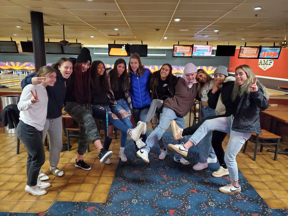 Fun night team bonding w/ these goof balls.   🎳❎️ #RollStorm
