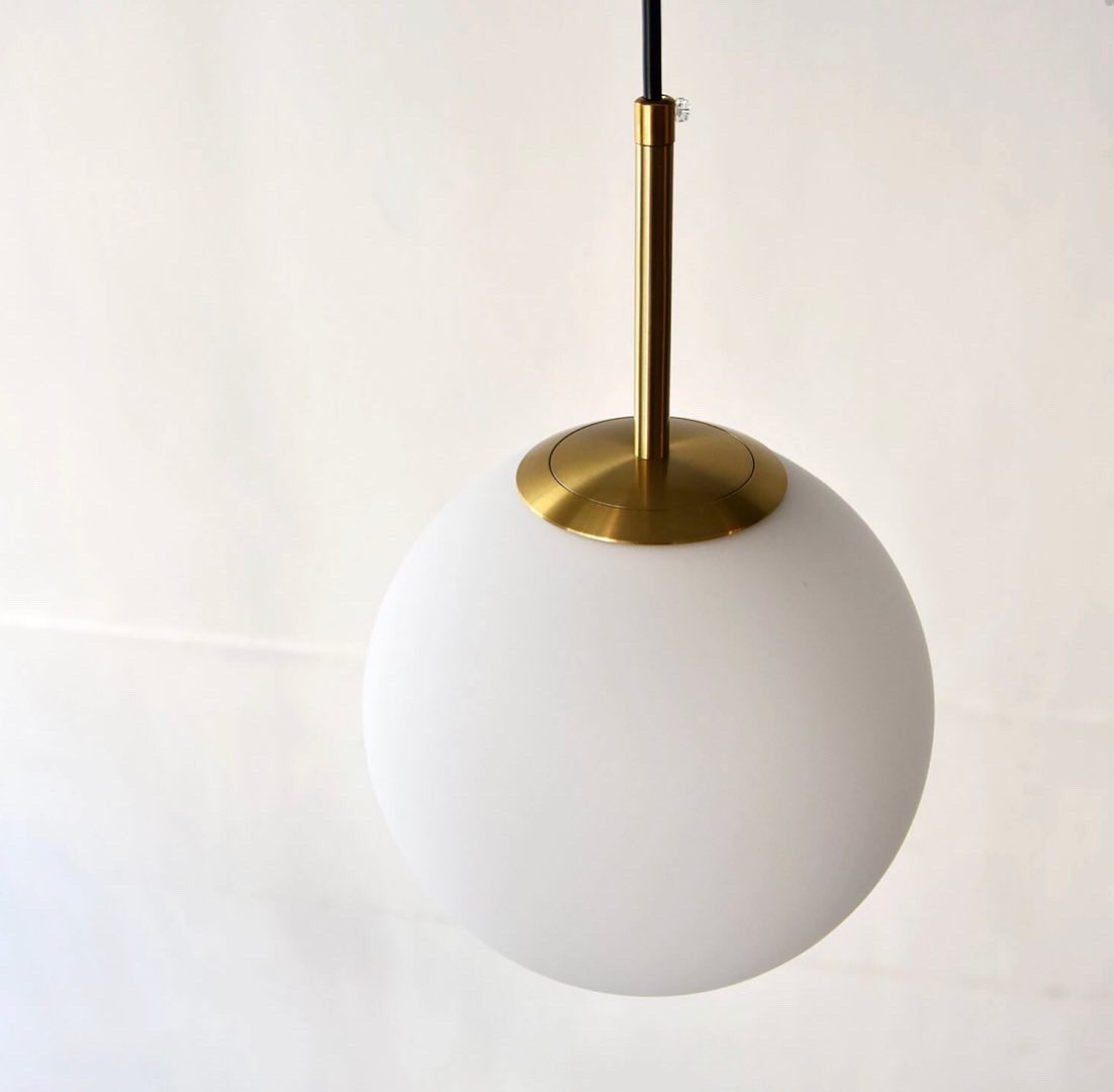 towards_jp's tweet photo. 【ペンダントライトのある暮らし】 ⁡
■Mona Pendant | モーナペンダントライト
■Size：φ200 x H310 / 0.8kg https://t.co/WLFPgARpeI