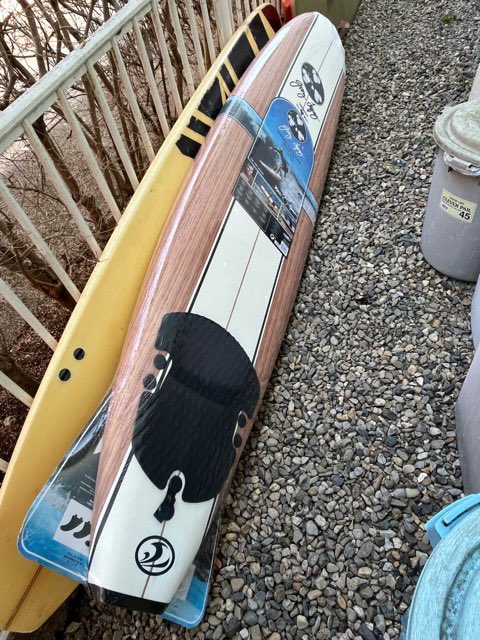 ZenryokuOyazy's tweet image. いや、あの、午前中のね。お買い物シェルパ任務でさ。○ス○コ行ったらね。帰る時、何か、気付いたら、車の中に入ってて…。まぁ来月から日曜日は休みなんで。さっ！報告書を提出しに営業所まで一っ走りだ。行くぜ！愛機django 125君！！#django125  #Costcosurfboard