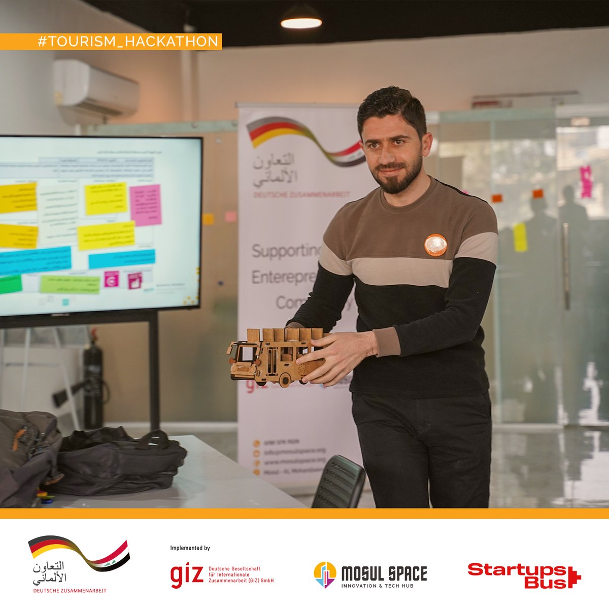 ✨بعد ما انتهى المشاركين من مرحلة توليد الافكار وتصنيفها وتحويلها الى نماذج اولية 
بدأنا اليوم الثاني في مرحلة كتابة نموذج العمل التجاري للمشروع الذي سوف يساعدهم في فهم مشاريعهم بصورة اوضح وعرضها بطريقة اسهل.
#tourism_hackathon #mosulspace #mosul #business_model_canvas