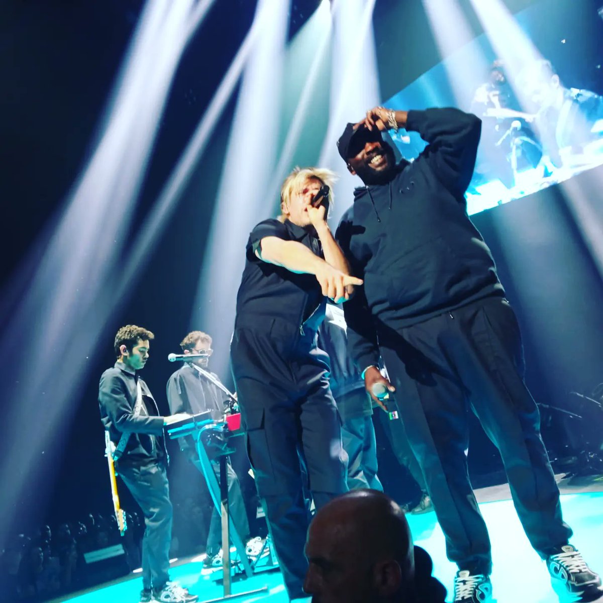 lamonf29's tweet photo. Ce concert là c'était une putain de dinguerie 🔥🔥🔥 @Orel_san 
#Orelsan #Zenith #Nantes https://t.co/ZzMDnfVVYA