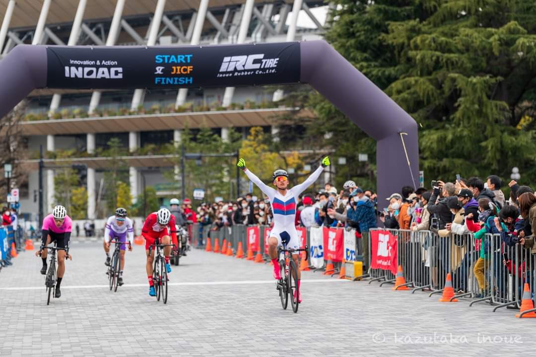 DEVELProjectJPN's tweet image. 明日開催の
"明治神宮外苑大学クリテリウム"へ4名のDEVELライダーが出走します
那須ブラーゼン/明星大学
佐藤大志選手
那須ブラーゼン/慶應義塾大学
川野碧己選手 (前年度チャンピオン)
順天堂大学
渡邉和貴選手
順天堂大学
牧田咲子選手
ぜひ応援おねがいします
#DEVELProjectJPN