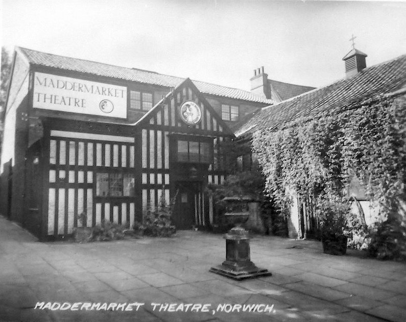 Maddermarket's tweet image. Did you know? 🤔

In 1911, Nugent Monck founded the Guild of Norwich Players, at first a group of just eight amateur actors. Initially, they performed in the drawing room of a house in Ninham's Court, which at a squeeze could accommodate an audience of 70.

#funfactsaturdays