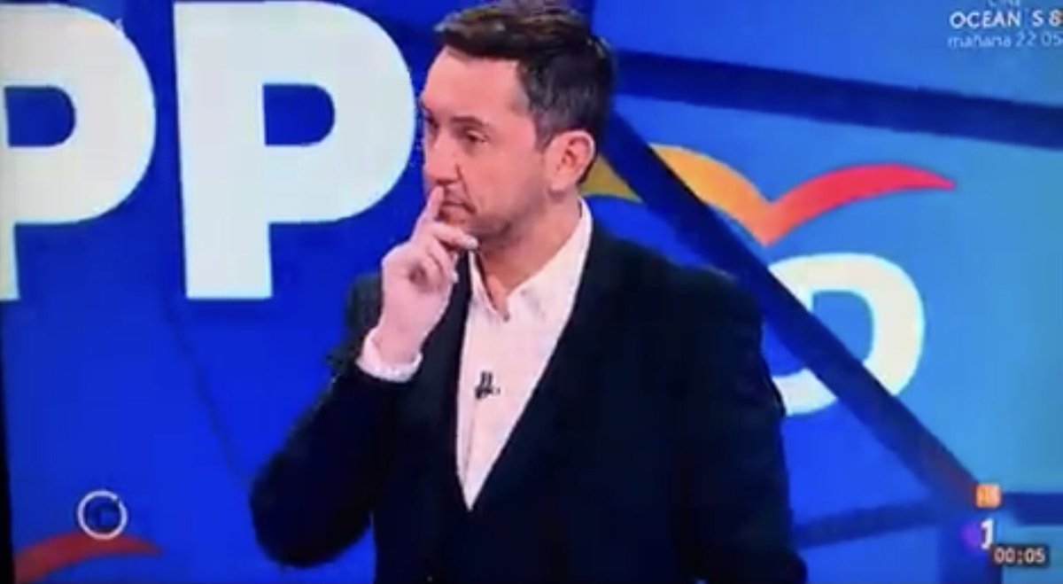 Lamentable #LasClaves6 de Javier Ruiz. Como dijo el exministro Serra “un linchamiento  <a href="/populares/">life</a> “

¡¡ Basta ya de sectarismo y manipulación en TVE !!   

Expulsan a la audiencia, ofenden  a los invitados e insultan  con las peores prácticas al PP.