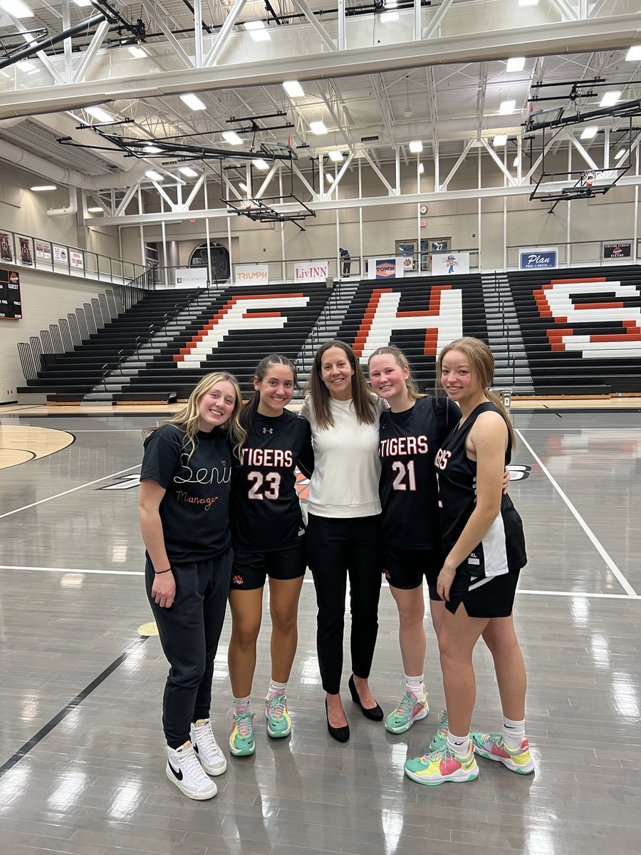 FHS_gbball's tweet image. Amazing girls! Continue to strive to be your best. ❤️ #confident #strong