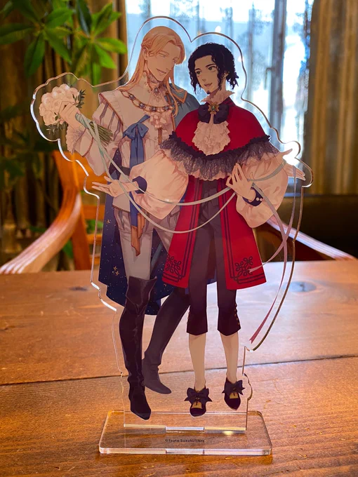ほんとに出来がいい!台座のデザインがまたとてもいい!!
これ…売った方がいいのでは…?
結構みんな欲しいやつでは…???

お手紙も届けて頂きました、ありがとうございますー!

開けたらたくさんの紙のお花か詰まっててびっくりしました
ご用意してくれてたんだなあ…🥲 