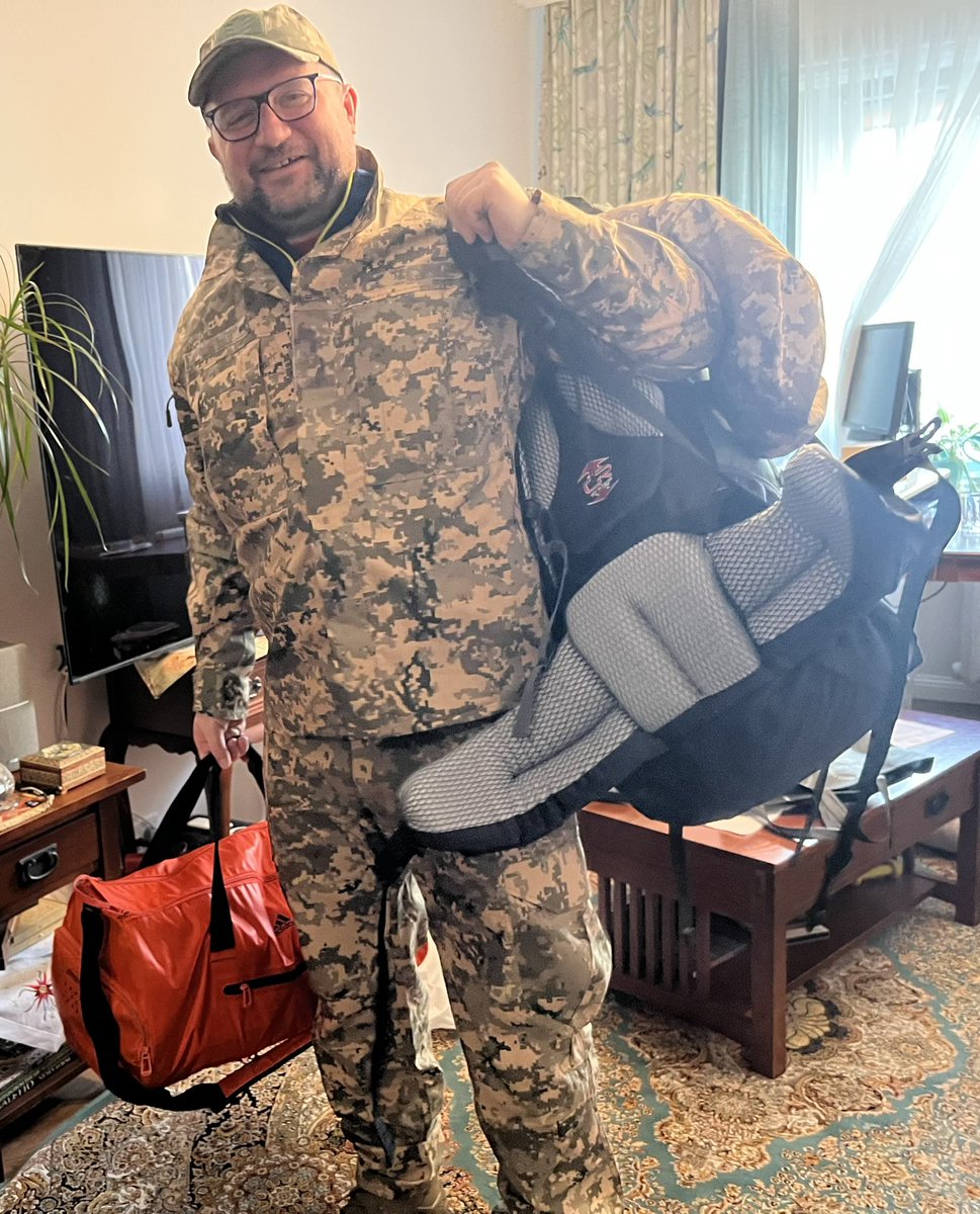 terrelljstarr's tweet image. Everybody give a salute to my dear loved one and Ukrainian patriot, Andriy. He’s a linguist by training, but now a volunteer fighter who is going to fight the Russians. We hugged and he said he’d be back.

I know he will.