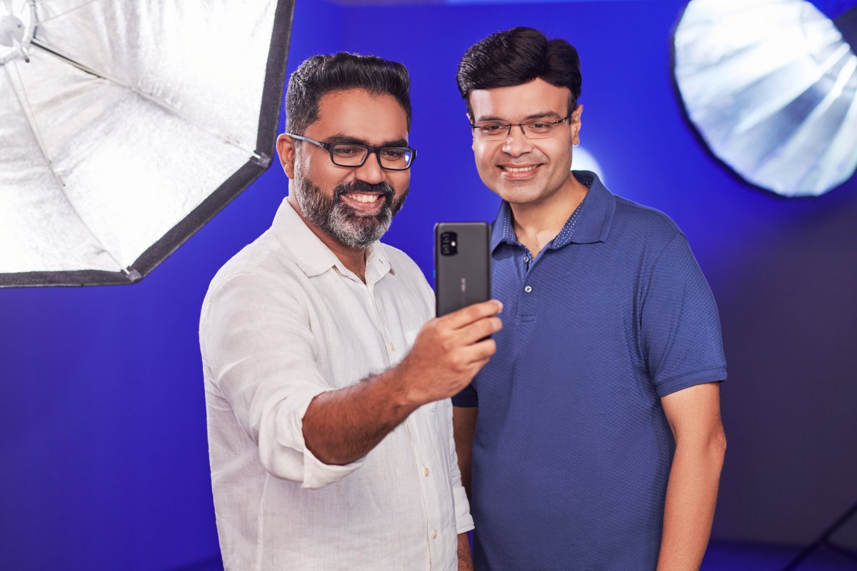 Met @josephradhik & showed him some shots taken on my #ASUS8z & I never got it back! He was so amazed by its fast autofocus & various other functionalities, he now loves it. Join us for its launch on 28th February at 12 PM - bit.ly/3JUVYn5 #BigOnPerformanceCompactInSize