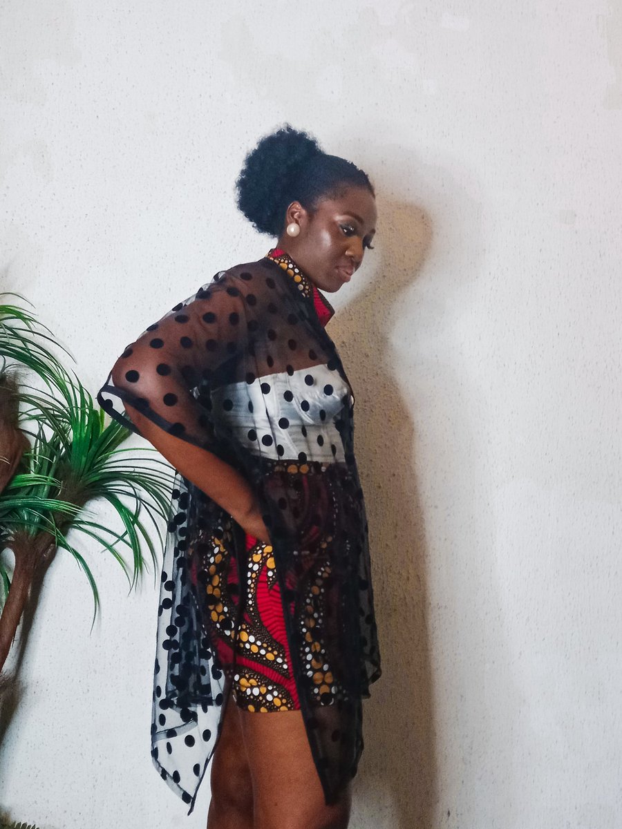 EboniiEdewor's tweet photo. Get this beauty and style her to the beach.

THE ISIO SET is a polka dot mesh kimono with ankara neckline detail paired with a high waist ankara shorts. 

Price: N20,000

Free shipping nationwide 
Shipping fees apply for international orders

#EboniiEdewor https://t.co/qQWZmypeUC