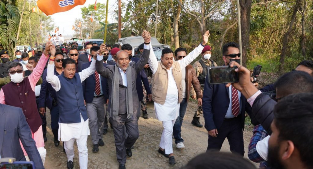 KonthoujamG's tweet image. “ We All Are Part of One Big Family of BJP Karyakartas “ 

#ManipurUnited 

@blsanthosh 
@byadavbjp 
@sambitswaraj 
@NBirenSingh 
@BiswajitThongam