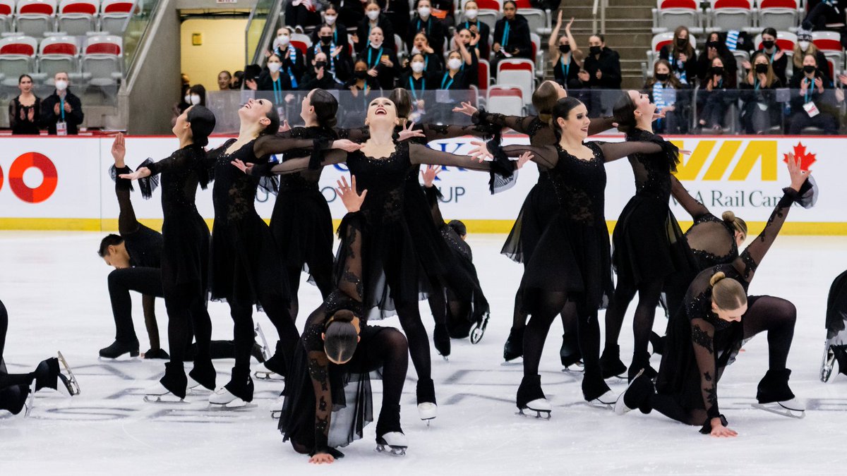 SkateCanada's tweet photo. After the Senior Short Program // Après les seniors - programme court
1. Les Suprêmes, 84.21
2. Nexxice, 79.68
3. Nova Senior, 67.43
📸 @DanielleEPhoto
#Synchro22 #CreatingHistory #CréerlHistoire https://t.co/N47qwE4ftL