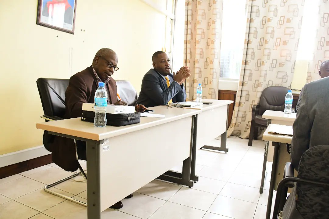 Mwenyekiti wa Bodi, wajumbe, na Menejimenti (sekretariati) ya Bodi ikiongozwa na Kaimu Mkurugenzi Mtendaji Mr. Assangye Bangu. Wameshiriki kikao cha Bodi ya wakurugenzi kilichofanyika kwa siku tatu kwenye ukumbi wa Bodi na Ajenda mbalimbali zimejadiliwa na kutolewa mapendekezo.