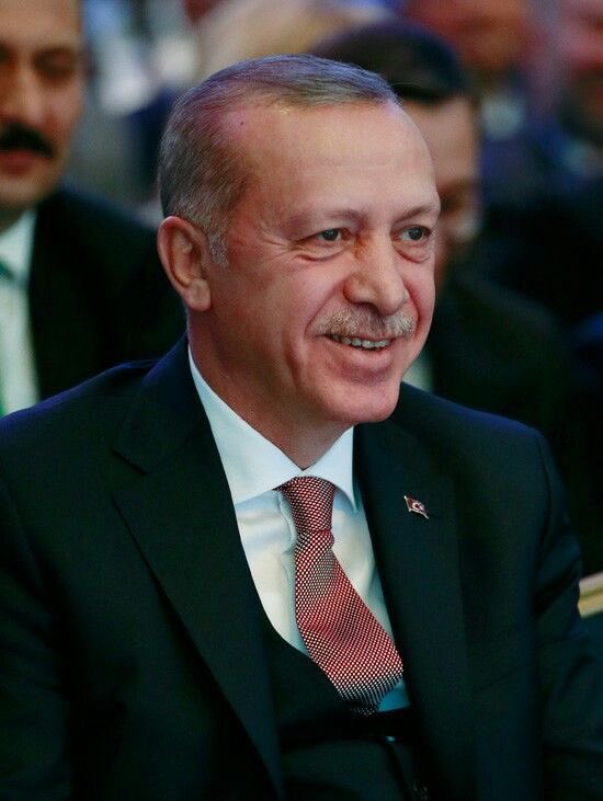 Rabbim milletimizin ve mazlumların hizmetine adadığınız ömrünüzü uzun eylesin. 
Doğum gününüz kutlu olsun Sayın Cumhurbaşkanım <a href="/RTErdogan/">Recep Tayyip Erdoğan</a>

#İyikiDoğdunREİS